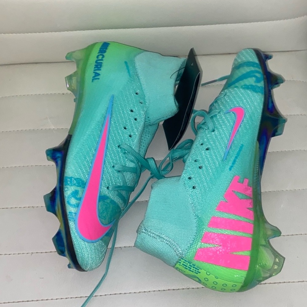 Nike Women’s size 7 Mercurial Teal & Pink Soccer Cleats